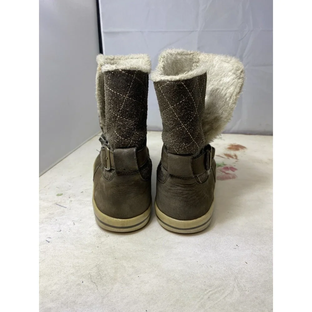 Helly Hansen Women`s Green Leather Boots Size 8